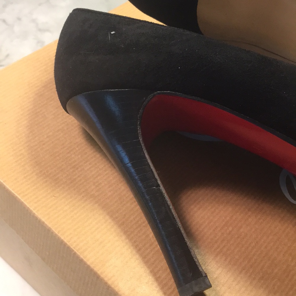 Louboutin - Picture 4 of 8